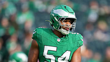 Jeremiah Trotter Jr. prepares for snap against the Dallas Cowboys.