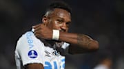 Edenilson pode ser novidade no meio-campo
