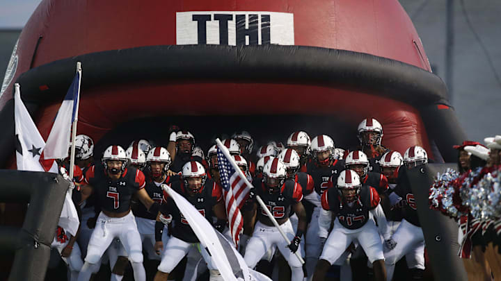 Cedar Hill Longhorns players wait to run on the field before the game against the Bishop Gorman Gaels at Longhorn Stadium. Bishop Gorman won 44-14. Mandatory Credit: Tim Heitman-Imagn Images Cedar Hill Longhorns players wait to run on the field before the game against the Bishop Gorman Gaels at Longhorn Stadium. Bishop Gorman won 44-14. Mandatory Credit: Tim Heitman-Imagn Images