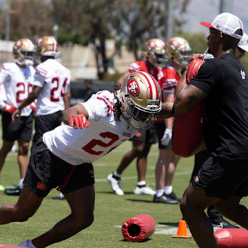 May 9, 2025; Santa Clara, CA, USA; San Francisco 49ers cornerback candidate Derrick Canteen (22) engages in a blocking drill during the teamís rookie minicamp. Mandatory Credit: D. Ross Cameron-Imagn Images