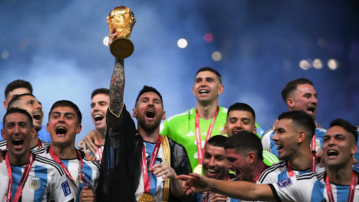 TOPSHOT-FBL-WC-2022-MATCH64-ARG-FRA-TROPHY TOPSHOT-FBL-WC-2022-MATCH64-ARG-FRA-TROPHY