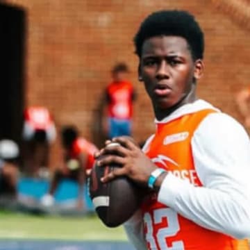 Quarterback Lonnie Andrews looks to lead Oscar Smith to a second straight Class 6 title in 2025.