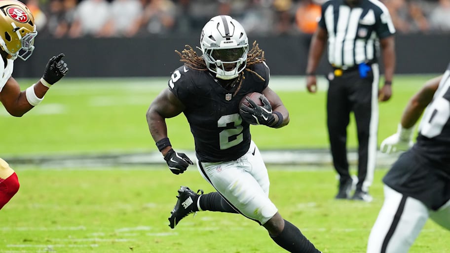 Raiders rookie RB Ashton Jeanty impressed while rushing for 33 yards on seven carries against the 49ers. | Stephen R. Sylvanie-Imagn Images