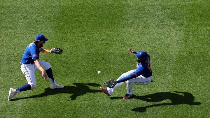 New York Mets right fielder Starling Marte (6) rounds second base