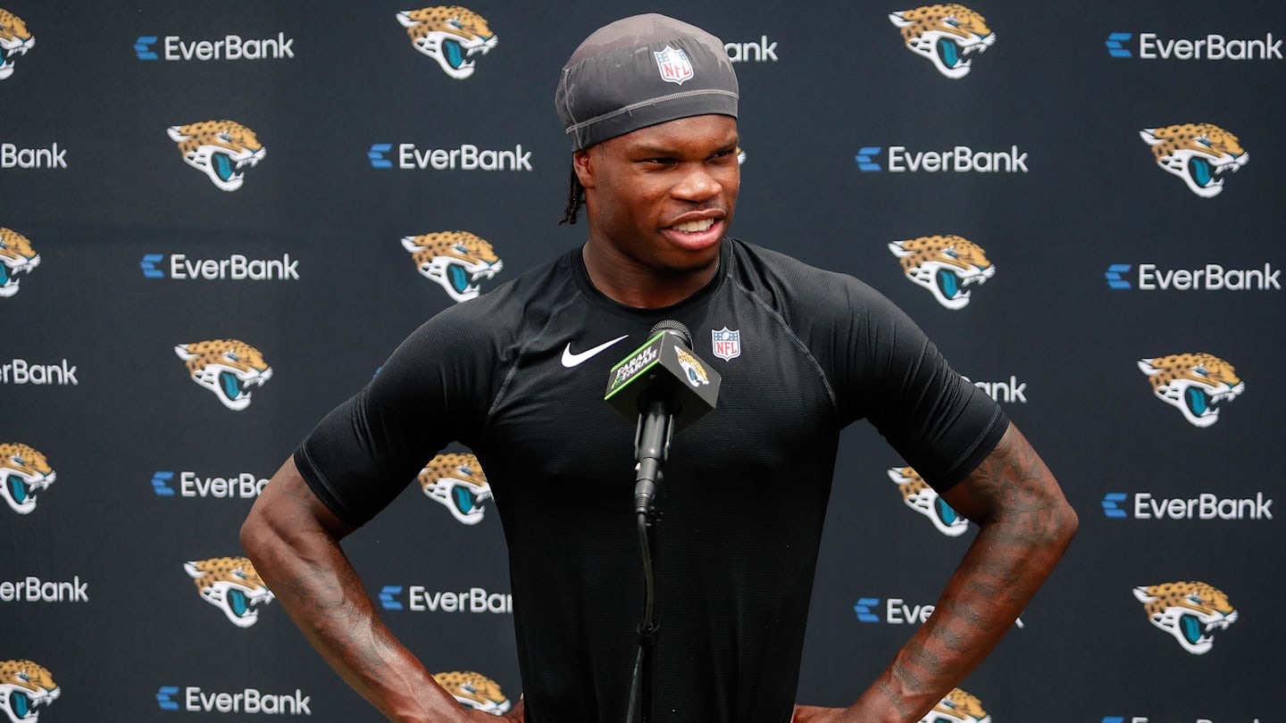 Travis Hunter Shows Drastic Improvement Running Routes During OTAs