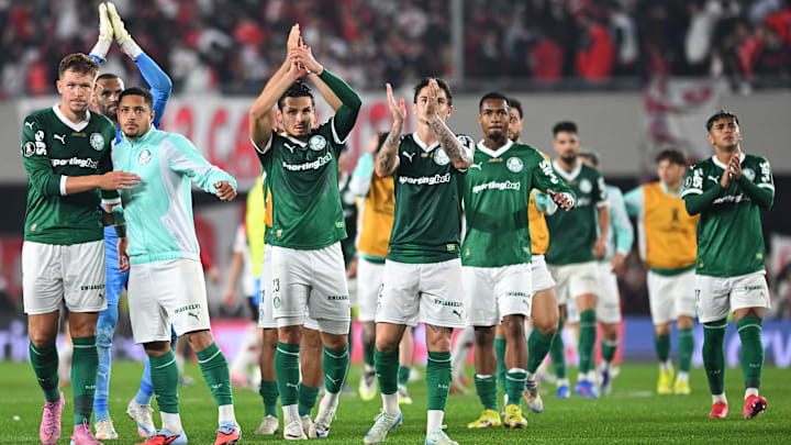 Palmeiras enfrenta o Santos para se manter na liderança do Brasileirão