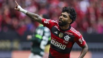 O Flamengo estreou o seu uniforme I de 2023 na Supercopa do Brasil.