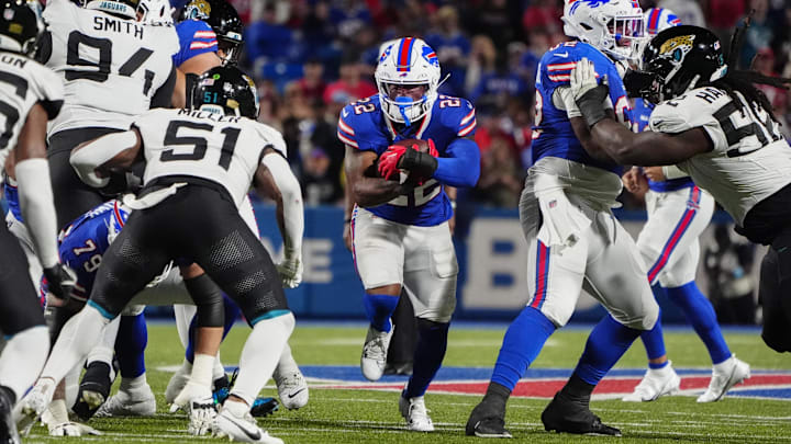 Sep 23, 2024; Orchard Park, New York, USA; Buffalo Bills running back Ray Davis (22) runs against the Jacksonville Jaguars during the second half at Highmark Stadium. Mandatory Credit: Gregory Fisher-Imagn Images Sep 23, 2024; Orchard Park, New York, USA; Buffalo Bills running back Ray Davis (22) runs against the Jacksonville Jaguars during the second half at Highmark Stadium. Mandatory Credit: Gregory Fisher-Imagn Images