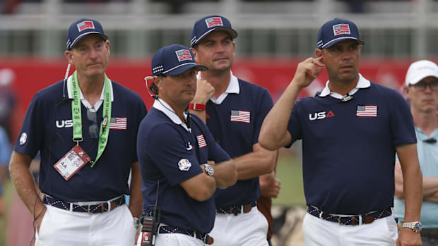 Equipo de EE. UU. Vice Capitán Jim Furik, Vice Capitán Kevin Kissner, Capitán Kigan Bradley y Vice Capitán Gary Woodland