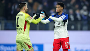Warmed Omari (rechts) bleibt beim HSV 