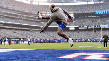 New York Giants wide receiver Odell Beckham Jr. makes a one-handed catch in between his legs during warmups. The Giants face the Chicago Bears on Sunday, Dec. 2, 2018, in East Rutherford.

120218 Nygvchi 03
