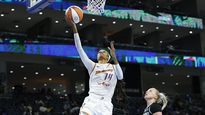 Aug 3, 2025; Chicago, Illinois, USA; Phoenix Mercury forward DeWanna Bonner (14) goes to the basket against Chicago Sky guard Hailey Van Lith (2) during the first half at Wintrust Arena. Mandatory Credit: Kamil Krzaczynski-Imagn Images Aug 3, 2025; Chicago, Illinois, USA; Phoenix Mercury forward DeWanna Bonner (14) goes to the basket against Chicago Sky guard Hailey Van Lith (2) during the first half at Wintrust Arena. Mandatory Credit: Kamil Krzaczynski-Imagn Images