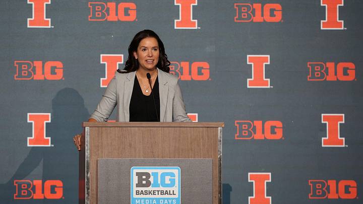 Oct 11, 2022; Minneapolis, Minnesota, US; Illinois women s head coach Shauna Green speaks to the media during the Big Ten media days at Target Center. Mandatory Credit: Matt Krohn-Imagn Images