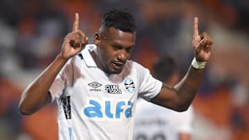 Edenílson é um dos principais destaques do Grêmio