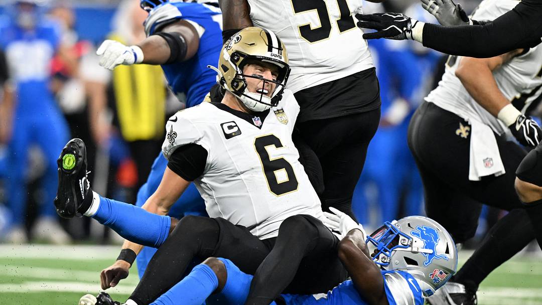 Sep 13, 2026; Detroit, Michigan, USA; New Orleans Saints quarterback Tyler Shough (6) is tackled by Detroit Lions cornerback Roger McCreary (21) after forcing a fumble during the third quarter at Ford Field. Mandatory Credit: Lon Horwedel-Imagn Images Sep 13, 2026; Detroit, Michigan, USA; New Orleans Saints quarterback Tyler Shough (6) is tackled by Detroit Lions cornerback Roger McCreary (21) after forcing a fumble during the third quarter at Ford Field. Mandatory Credit: Lon Horwedel-Imagn Images