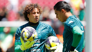 Javier Aguirre busca el relevo de Guillermo Ochoa