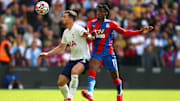 Tottenham e Crystal Palace duelam neste domingo.