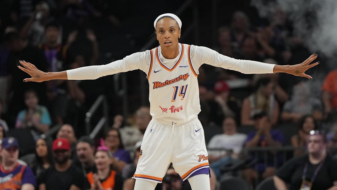 Aug 5, 2025; Phoenix, Arizona, USA; Phoenix Mercury forward DeWanna Bonner (14) plays defense against the Connecticut Sun in the first half at Footprint Center. Mandatory Credit: Rick Scuteri-Imagn Images Aug 5, 2025; Phoenix, Arizona, USA; Phoenix Mercury forward DeWanna Bonner (14) plays defense against the Connecticut Sun in the first half at Footprint Center. Mandatory Credit: Rick Scuteri-Imagn Images
