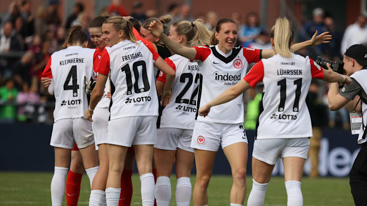 In den vergangenen Saison bejubelten die Eintracht-Frauen ihre Heimsiege im Stadion am Brentanobad In den vergangenen Saison bejubelten die Eintracht-Frauen ihre Heimsiege im Stadion am Brentanobad