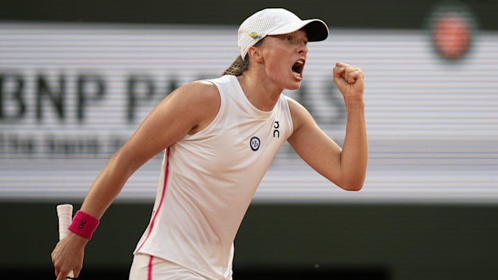 Świątek will look to capture her third straight Roland Garros title in Paris.