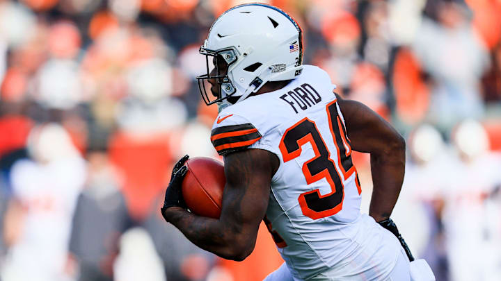 Cleveland Browns running back Jerome Ford returns the opening kickoff against the Bengals, Dec 22, 2024, in Cincinnati.