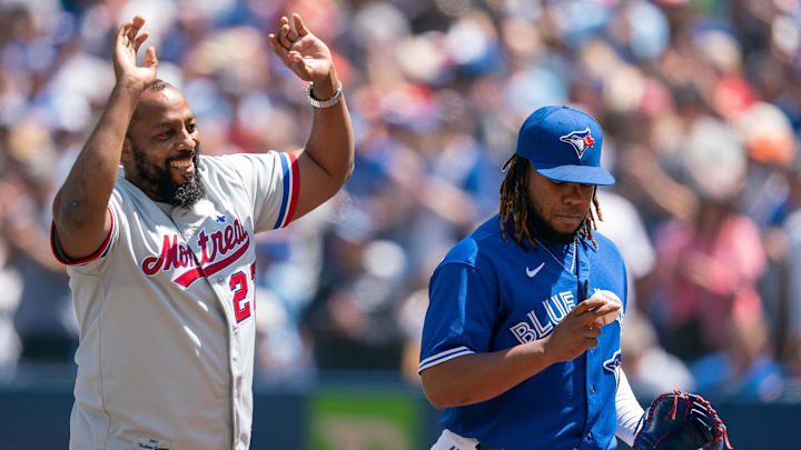 Guerrero Sr. and Guerrero Jr. before a game. 