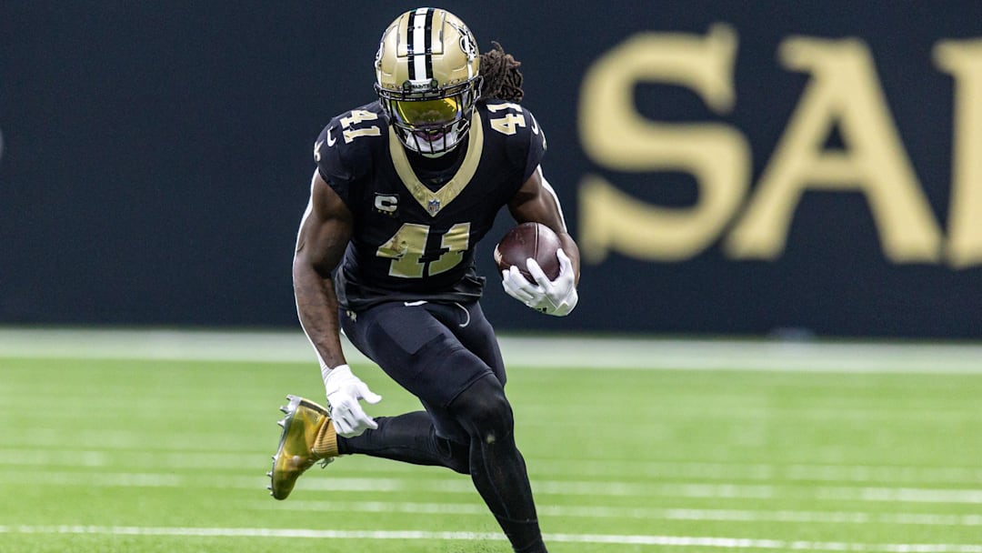 Sep 14, 2025; New Orleans, Louisiana, USA; New Orleans Saints running back Alvin Kamara (41) runs against the San Francisco 49ers during the first half at Caesars Superdome. Mandatory Credit: Stephen Lew-Imagn Images Sep 14, 2025; New Orleans, Louisiana, USA; New Orleans Saints running back Alvin Kamara (41) runs against the San Francisco 49ers during the first half at Caesars Superdome. Mandatory Credit: Stephen Lew-Imagn Images
