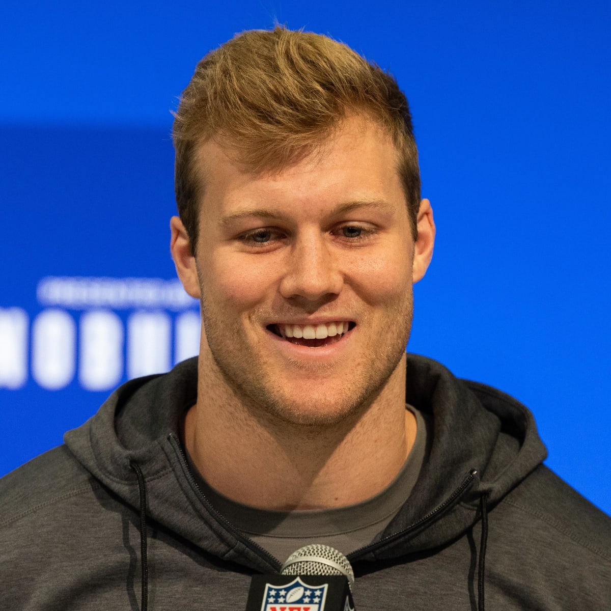 Meet Atlanta Falcons Captain America Rookie LB Who Has Staff Very Excited