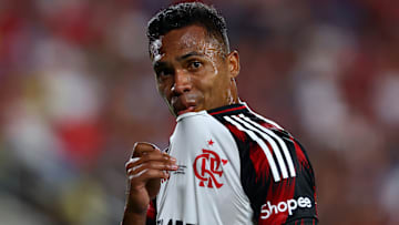 Alex Sandro foi convocado novamente para a Seleção Brasileira