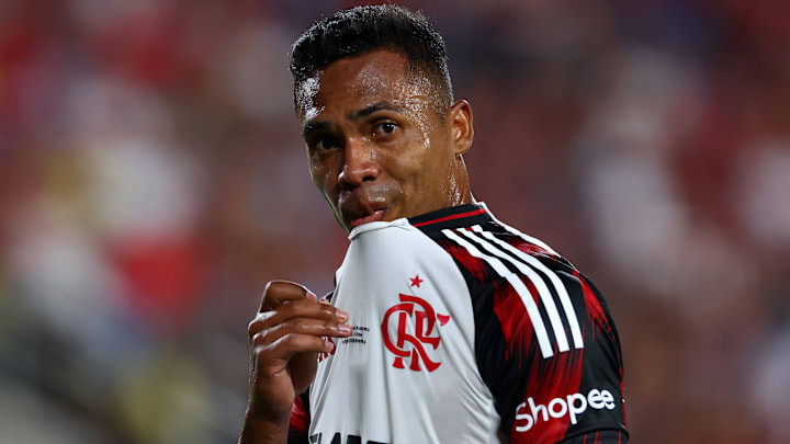 Alex Sandro foi convocado novamente para a Seleção Brasileira Alex Sandro foi convocado novamente para a Seleção Brasileira