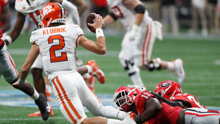 Georgia linebacker Jalon Walker (11) sacks Clemson quarterback Cade Klubnik (2) during the second half of the NCAA Aflac Kickoff Game in Atlanta, on Saturday, Aug. 31, 2024.