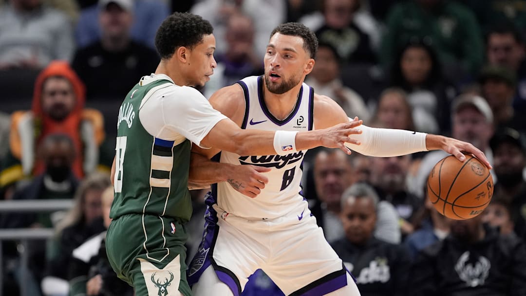 Sacramento Kings v Milwaukee Bucks Sacramento Kings v Milwaukee Bucks