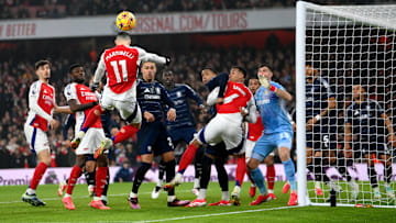 Aston Villa x Arsenal se enfrentam pela Premier League 2025/26