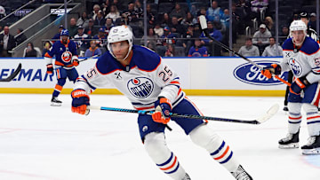Edmonton Oilers v New York Islanders