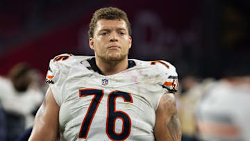 Nov 3, 2024; Glendale, Arizona, USA; Chicago Bears guard Teven Jenkins (76) against the Arizona Cardinals at State Farm Stadium. Mandatory Credit: Mark J. Rebilas-Imagn Images