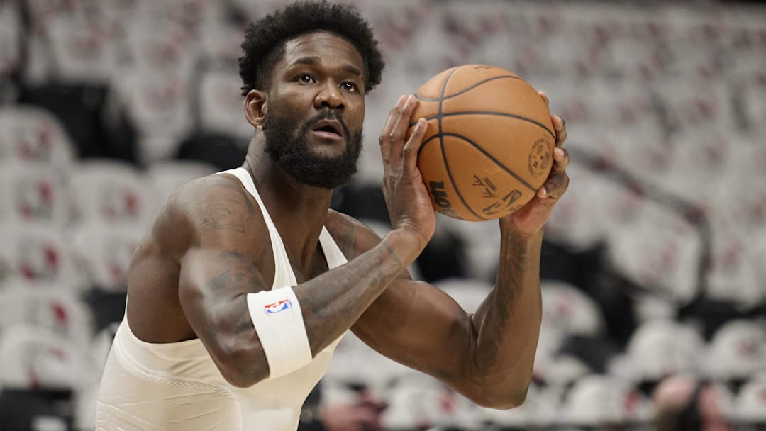 Los Angeles Lakers center Deandre Ayton (2) warms up before a game against the Orlando Magic at Moda Center during his time with the Portland Trail Blazers.