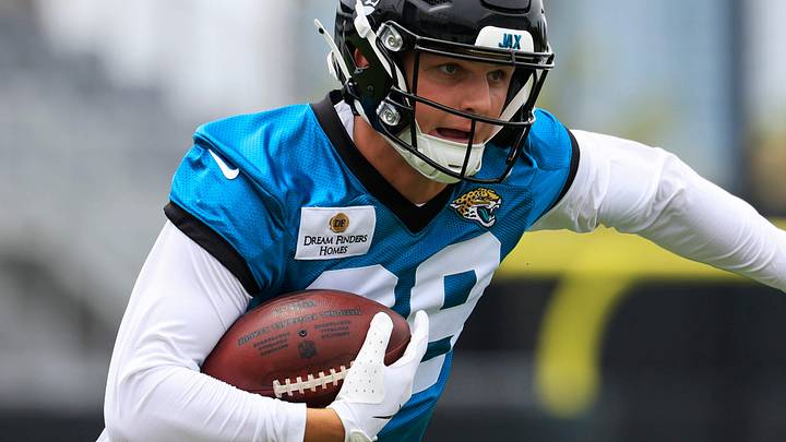 Jacksonville Jaguars tight end Tanner Koziol (89) runs the ball during rookie minicamp at the Miller Electric Center, Saturday, May 9, 2026 in Jacksonville, Fla. Today was the second of a three day camp concluding Sunday.