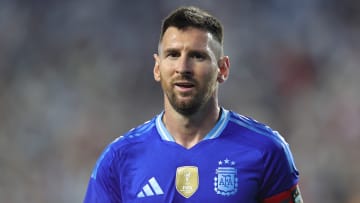 Argentina, de Messi, faz o jogo de abertura do torneio