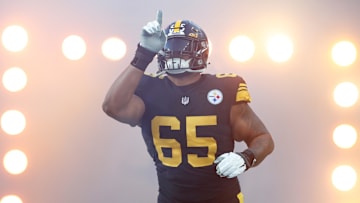 Nov 20, 2022; Pittsburgh, Pennsylvania, USA;  Pittsburgh Steelers offensive tackle Dan Moore Jr. (65) takes the field to play the Cincinnati Bengals at Acrisure Stadium. Mandatory Credit: Charles LeClaire-Imagn Images