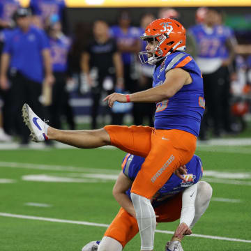 Dec 16, 2023; Inglewood, CA, USA; Boise State Broncos place kicker Jonah Dalmas (35) kicks 33 yard field goal in the first quarter against the UCLA Bruins during the LA Bowl at SoFi Stadium. Mandatory Credit: Kiyoshi Mio-USA TODAY Sports