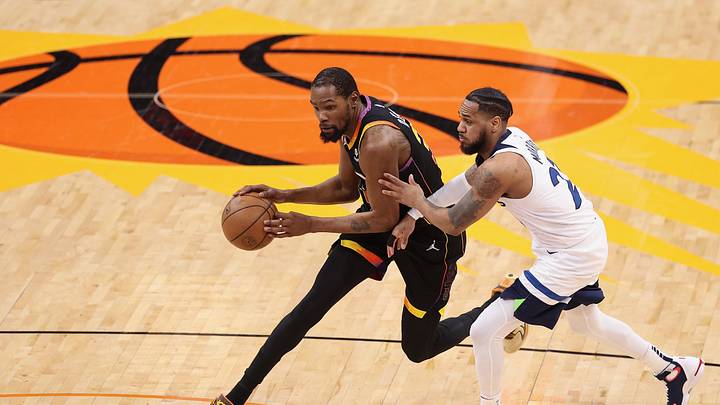 Minnesota Timberwolves v Phoenix Suns - Game Three