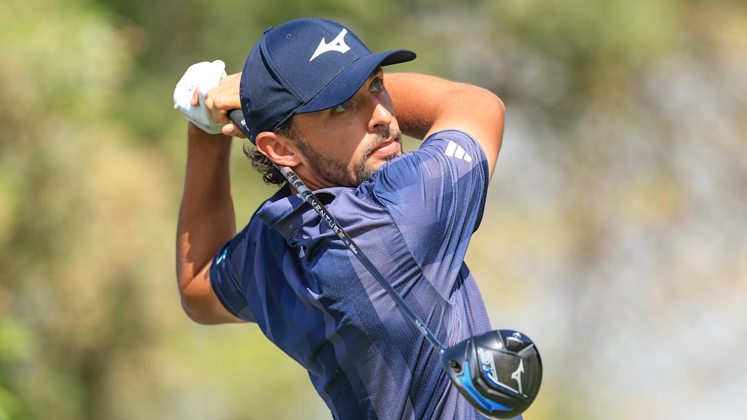 Marco Penge tees off at the 2025 DP World Tour Championship