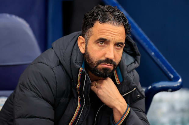 รูเบน อาโมริม ในดักเอาท์ในฐานะผู้จัดการทีมแมนเชสเตอร์ ยูไนเต็ด รูเบน อาโมริม ในดักเอาท์ในฐานะผู้จัดการทีมแมนเชสเตอร์ ยูไนเต็ด