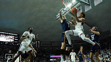  UConn Huskies guard Solomon Ball (1) 