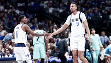 Dallas Mavericks, Kyrie Irving, Moses Brown