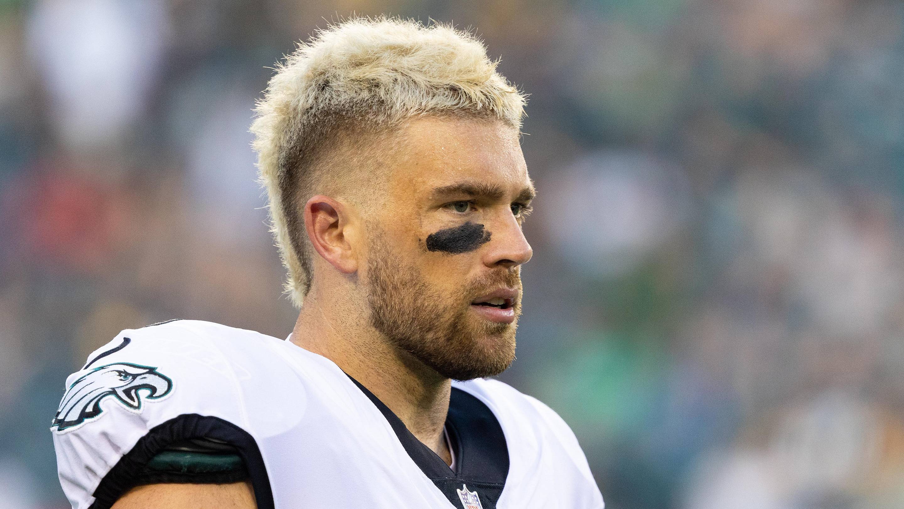 Zach Ertz’s triumphant return to Eagles cures most of their headaches
