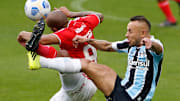 Rafinha vira praticamente um símbolo do momento do Grêmio