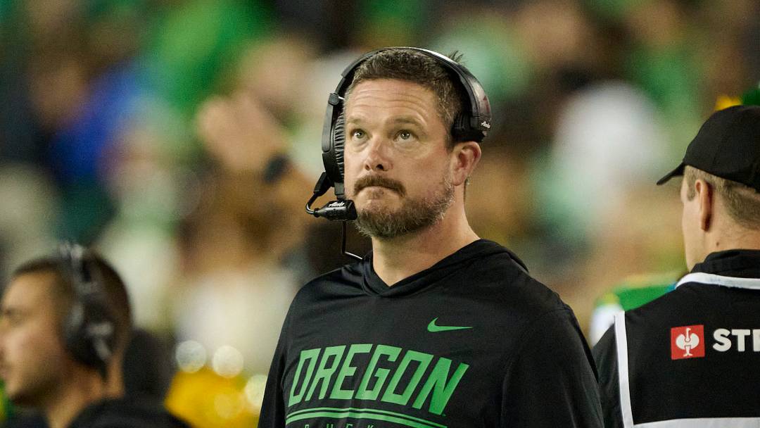 Sep 18, 2026; Eugene, Oregon, USA; Oregon Ducks head coach Dan Lanning looks up at the clock during the first half in a game against the Portland State Vikings at Autzen Stadium. Mandatory Credit: Troy Wayrynen-Imagn Images Sep 18, 2026; Eugene, Oregon, USA; Oregon Ducks head coach Dan Lanning looks up at the clock during the first half in a game against the Portland State Vikings at Autzen Stadium. Mandatory Credit: Troy Wayrynen-Imagn Images
