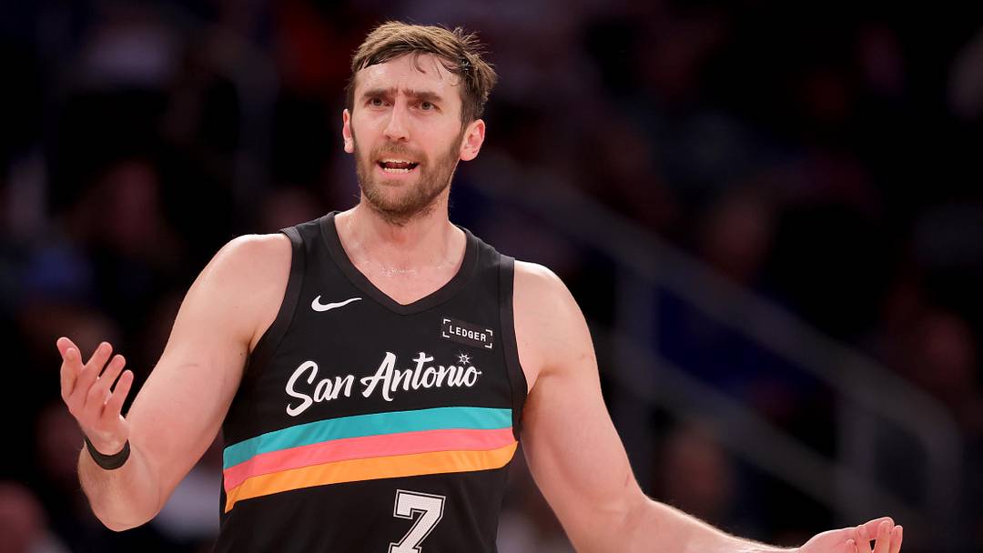 Mar 1, 2026; New York, New York, USA; San Antonio Spurs center Luke Kornet (7) reacts during the second quarter against the New York Knicks at Madison Square Garden. Mandatory Credit: Brad Penner-Imagn Images Mar 1, 2026; New York, New York, USA; San Antonio Spurs center Luke Kornet (7) reacts during the second quarter against the New York Knicks at Madison Square Garden. Mandatory Credit: Brad Penner-Imagn Images