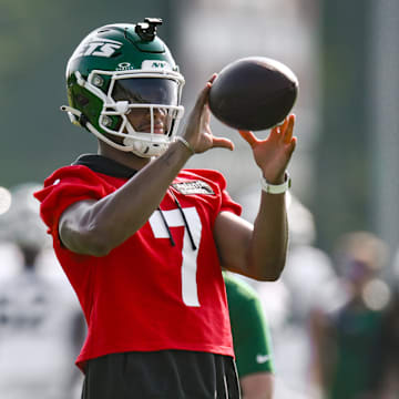 Justin Fields is struggling to find consistency during New York Jets training camp.